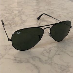 Ray ban black aviator